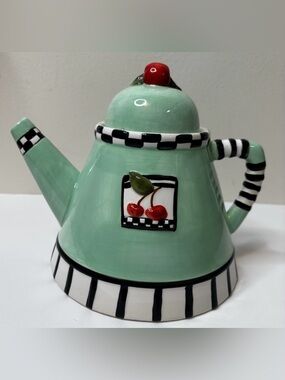 SHIRLEY TEAPOT BY BROWNLOW